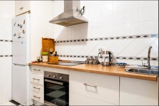 Acogedora Habitacion En Apartamento Compartido Amplio Y Centrico Granada Exterior foto